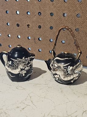 Vintage Dragonware Salt & Pepper Shakers